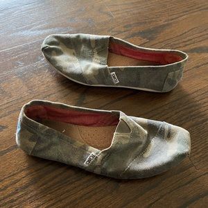Women’s TOMS Camo Slip on shoe
